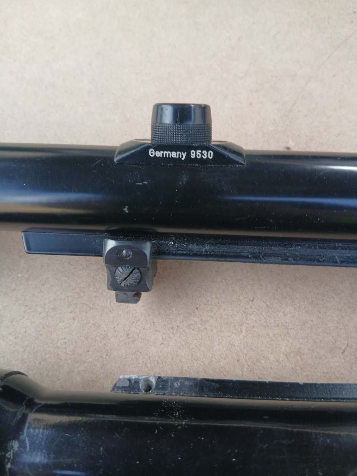 2 LUNETTES CLASIQUESS ET UNE MODERNE (LOT 400€) — vue 2