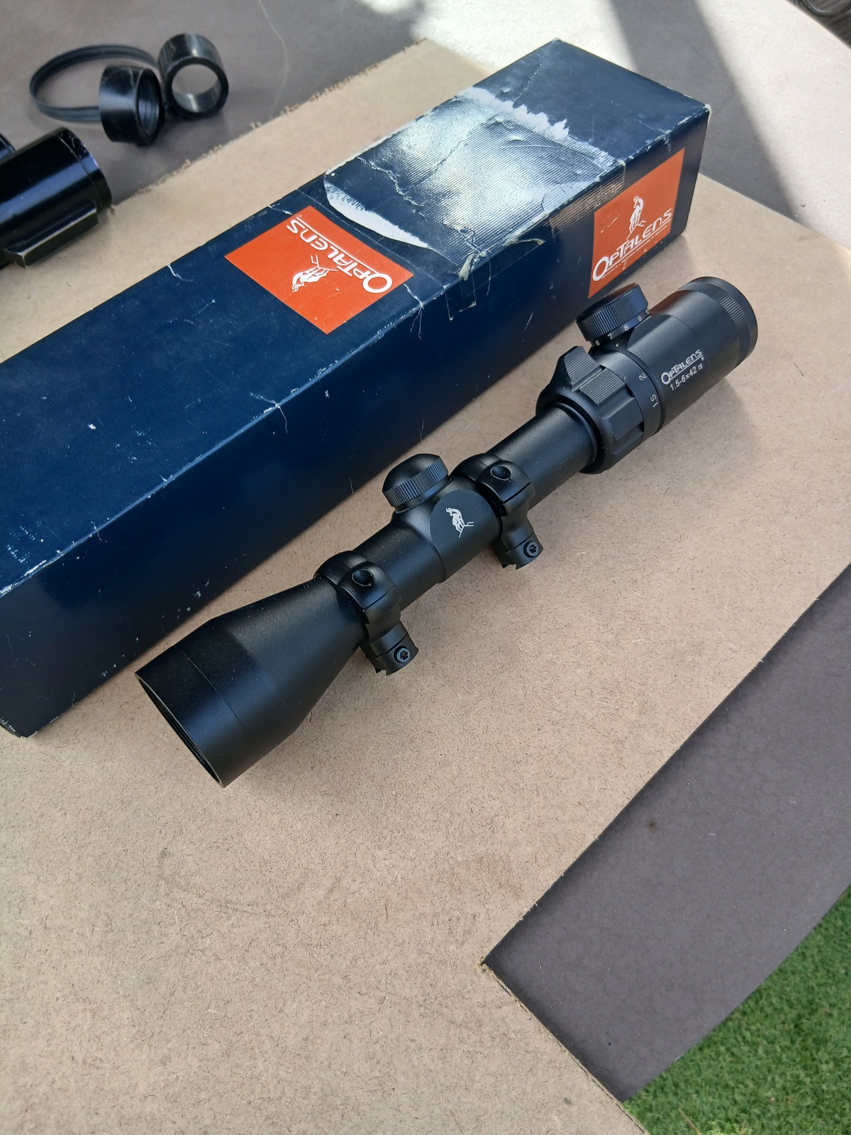 2 LUNETTES CLASIQUESS ET UNE MODERNE (LOT 400€) — vue 5