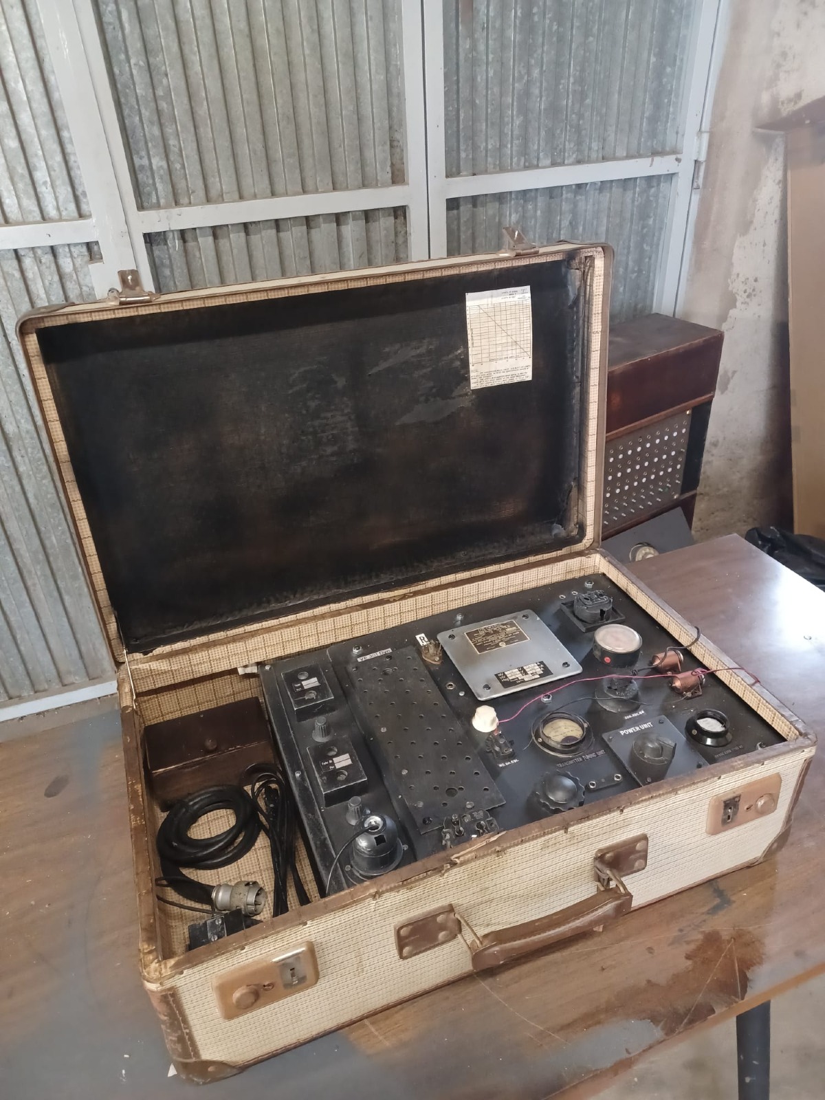Valise radio resistance Francaise — vue 6