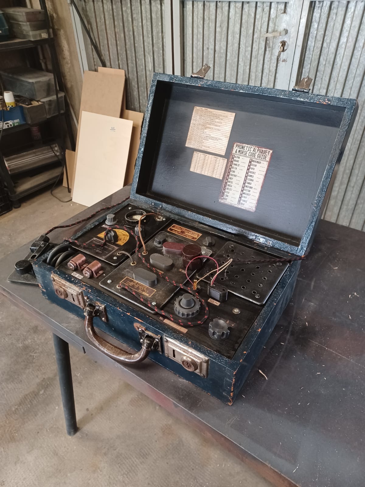 Valise radio resistance Francaise — vue 7